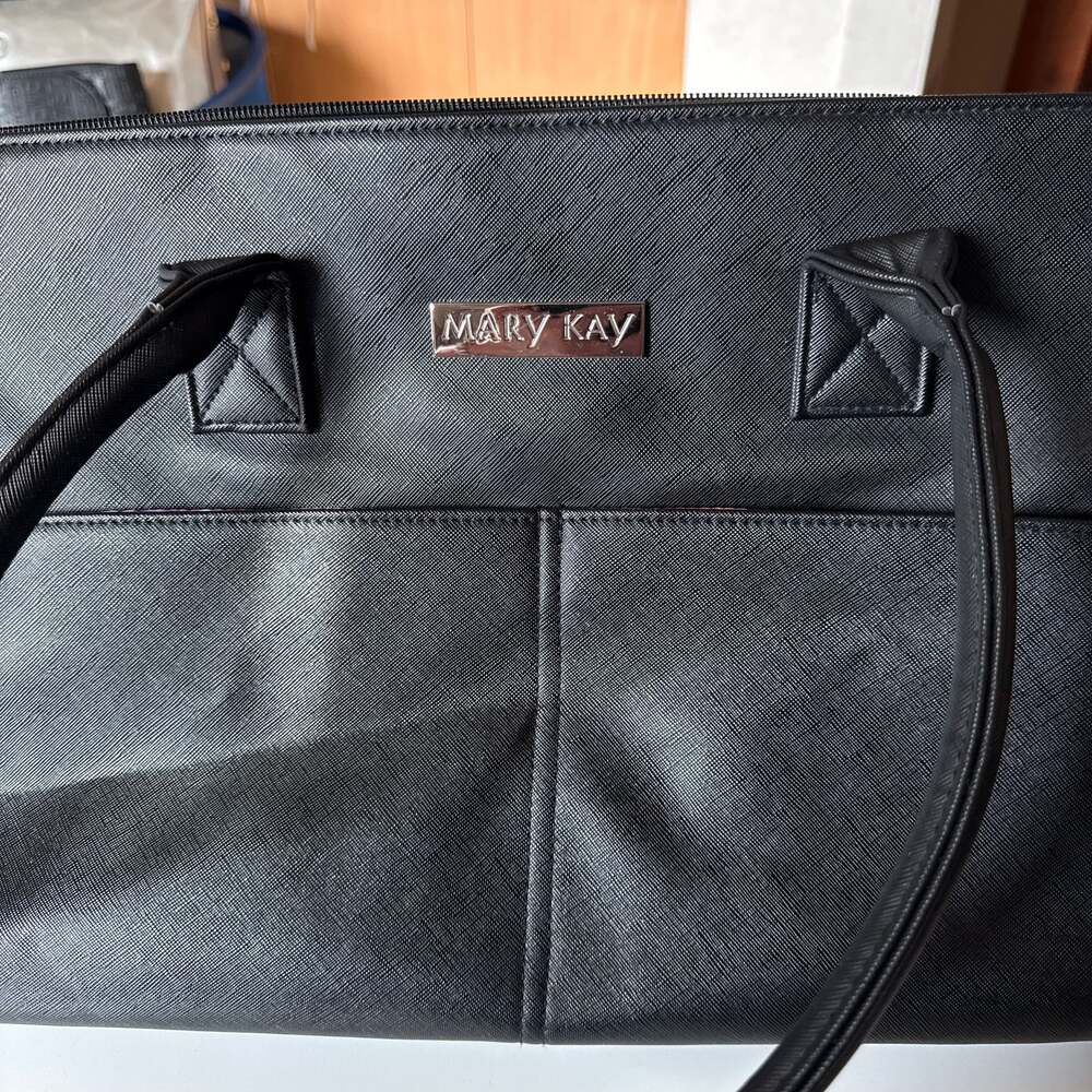 Mary Kay - Picture 2 of 5